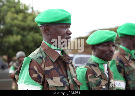2014 12 Cérémonie de départ des forces armées à Kismayu-3 (16053233471) Banque D'Images