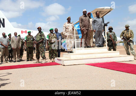 2014 12 Cérémonie de départ des forces armées à Kismayu-4 (16029400856) Banque D'Images