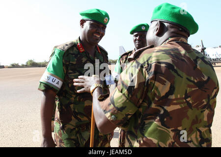 2014 12 Cérémonie de départ des forces armées à Kismayu-14 (15867728278) Banque D'Images