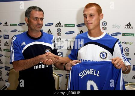 JOSE MOURINHO & STEVE SIDWELL CHELSEA LOS ANGELES CALIFORNIA USA 10 Juillet 2007 Banque D'Images