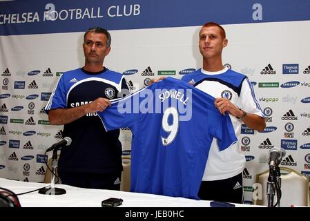 JOSE MOURINHO & STEVE SIDWELL CHELSEA LOS ANGELES CALIFORNIA USA 10 Juillet 2007 Banque D'Images