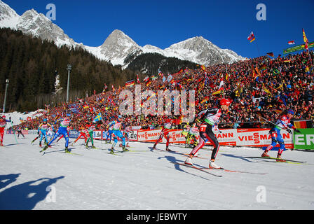 Sports d'hiver, le biathlon, coupe du monde, dimension, Antholz, démarrer le stand du spectateur, Banque D'Images