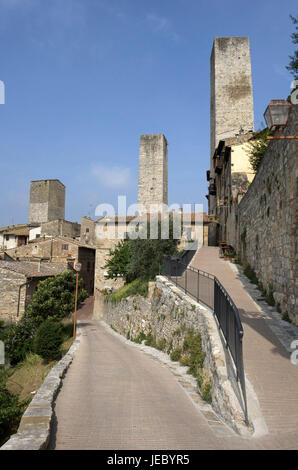 Italie, Toscane, Val d'Elsa, San Gimignano, rues et bâtiments, Banque D'Images