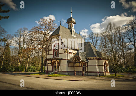 Allemagne, Hambourg, village Ohls, parc cimetière, band, arbres, chauve, reste, le souvenir, cimetière, foi, mémoire, mémoire, cimetière cimetière principal, chemin, espoir, pause, église, nature, parc, Parc, la religion, le repos, la mort, à l'infraction, transitoriness, vieux, au calme, affectueux, exceptionnellement, transitoire, bande de cimetière, église, religion, Banque D'Images