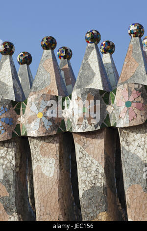 Espagne, Barcelone, Casa Batllo, toiture, cheminées, Banque D'Images