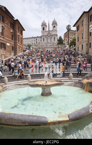 L'Italie, Rome, Piazza Spagna, Tu marches espagnoles, touristiques, de même, l'église Santa Trinita dei Monti, Banque D'Images