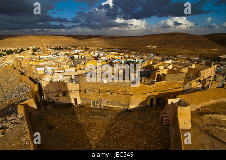 Vue sur le petit village de Beni Isguen dans le patrimoine culturel de l'UNESCO, M'Zab en Algérie, l'Afrique, Banque D'Images