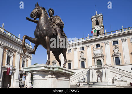 L'Italie, Rome, Piazza del Campidoglio, purger statue de Marc Aurel, Banque D'Images