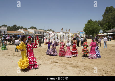 Espagne, Andalousie, El Rocio, Romeria, habillé de fête des femmes, Banque D'Images