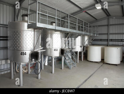 Cuves en acier inoxydable winery Banque D'Images