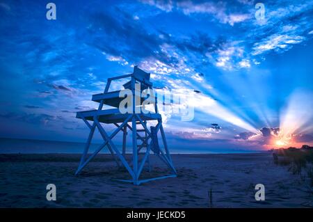 Secours au lever du soleil,plage Miller Gary, Indiana Banque D'Images