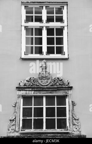 Voyage Lettonie - fenêtres de medieva Tirgonu Iela maison dans la rue à l'automne de la ville de Riga Banque D'Images