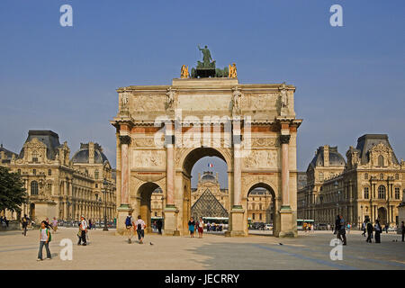 France, Paris, Musée du Louvre, Pyramide de verre vous, Arc De Triomphe vous Carrousel, capital, la construction, l'objectif porte, musée, musée du Louvre, Pyramide, verre, acier, palace, de la structure, l'architecture, l'art museum, lieu de destination, d'intérêt, tourisme, personne, Banque D'Images