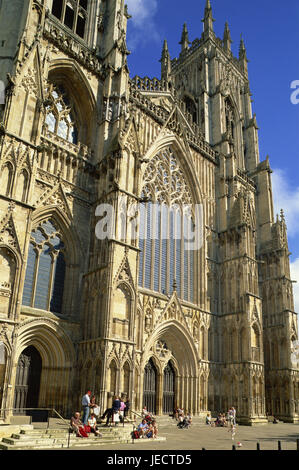 La Grande-Bretagne, l'Angleterre, dans le Yorkshire, York, cathédrale, détail, d'entrée, touristiques, de l'Europe, la destination, le lieu d'intérêts, d'un bâtiment, d'architecture, historiquement, la culture, l'église, construction, sacré la foi, la religion, le christianisme, visiteur, personne, tourisme, façade, splendidement, architecture, Banque D'Images