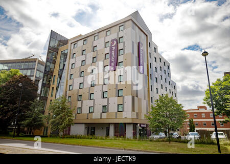 Une vue générale de l'hôtel Premier Inn à Maidenhead, Berkshire, car la chaîne hôtelière a des « inquiétudes » quant au fait que le revêtement utilisé sur certains de ses bâtiments peut ne pas être conforme aux réglementations de sécurité. Banque D'Images