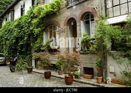 France, Paris, Montmartre, Villa Santos-Dumont, façade, plante grimpante, Banque D'Images