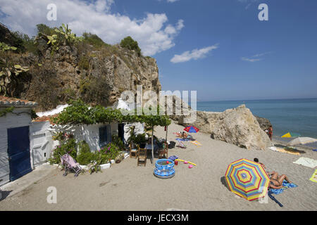 Espagne, Andalousie, Costa del Sol, Nerja, vacancier dans la plage de sable, Banque D'Images