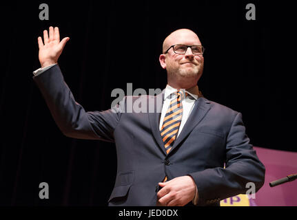 Victoria Hall, St Bagnall, Hanley, Stoke-on-Trent, ST1 3AD, Royaume-Uni. 6e février 2017. Paul Nuttall et Nigel Farage assister à une réunion publique, à l'UKIP Victo Banque D'Images