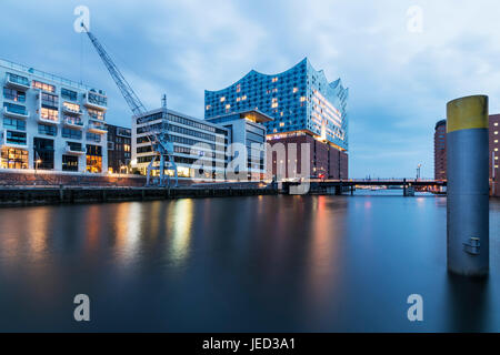 Hambourg, Allemagne - le 1 mai 2017 : l'Elbphilharmonie, une salle de concert dans le quartier Hafen City de Hambourg, Allemagne. Banque D'Images