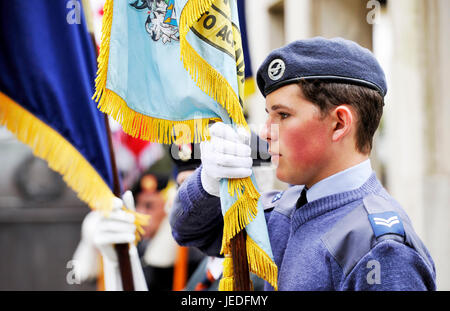 Brighton, UK. 24 Juin, 2017. Un acte de souvenir pour la Journée nationale des Forces armées est tenu à la Brighton monument commémoratif de guerre à l'Old Steine organisée par la Royal British Legion Crédit : Simon Dack/Alamy Live News Banque D'Images