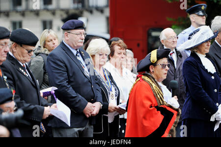 Brighton, UK. 24 Juin, 2017. Un acte de souvenir pour la Journée nationale des Forces armées est tenu à la Brighton monument commémoratif de guerre à l'Old Steine organisée par la Royal British Legion Crédit : Simon Dack/Alamy Live News Banque D'Images