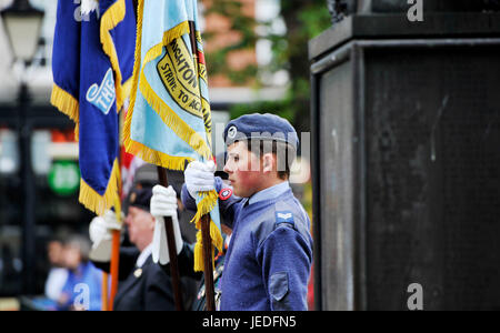 Brighton, UK. 24 Juin, 2017. Un acte de souvenir pour la Journée nationale des Forces armées est tenu à la Brighton monument commémoratif de guerre à l'Old Steine organisée par la Royal British Legion Crédit : Simon Dack/Alamy Live News Banque D'Images