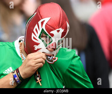 Kazan, Russie. 24 Juin, 2017. Un mexicain masqué avant de ventilateur de la phase de groupes match opposant le Mexique contre la Russie à l'Arena de Kazan Kazan, Russie, 24 juin 2017. Photo : Marius Becker/dpa/Alamy Live News Banque D'Images
