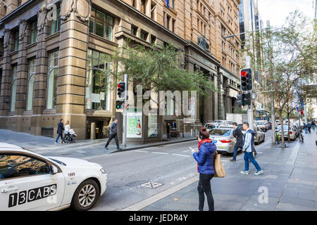 Sydney taxis dans Pitt Street dans le centre-ville de Sydney, Nouvelle Galles du Sud, Australie Banque D'Images