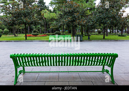 Banc de parc vert Banque D'Images