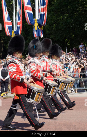 Irish Guards, fanfare, Parade la couleur Banque D'Images