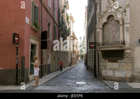 Italie, Vénétie, Vérone, Vieille Ville, ruelle, Banque D'Images