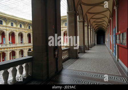 France, Alsace, Strasbourg, Palais de l'université, universitaire, cour intérieure, d'arcades, Banque D'Images