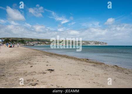 Swanage est une ville et une paroisse civile dans le sud-est de Dorset, Angleterre. Il est situé à l'extrémité orientale de l'île de Purbeck, Banque D'Images