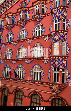 Banque d'entreprise coopérative de couleur vive ou construction maison Vurnik par Ivan Vurnik 1921 peint par femme Helena à Ljubljana Slovénie Banque D'Images