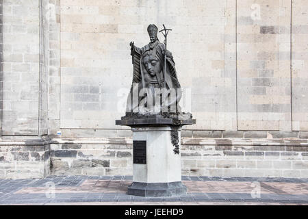 Statue du Pape Jean Paul II, Cathédrale Métropolitaine, Place Zocalo, Plaza de la Constitucion, Mexico, Mexique Banque D'Images