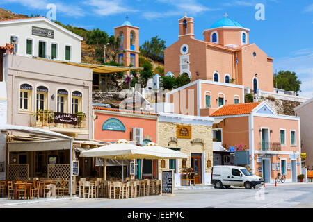 Vue sur Main Street, le port de l'île de Kéa en Grèce. Banque D'Images