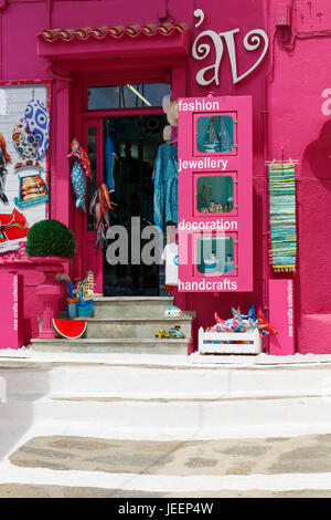 Boutiques dans Main Street village sur l'île de Kéa en Grèce. Banque D'Images