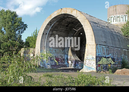 Kiev, UKRAINE - 10 juin 2017 : vieux tunnel de Staline. Partie de la défense de Kiev en ligne WW2 temps. aujourd'hui appelé 'béton' sous-marin Banque D'Images