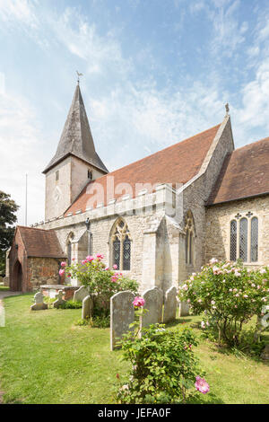 L'église Holy Trinity dans le joli village côtier de Bosham, West Sussex, England, UK Banque D'Images