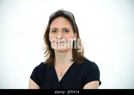 Helen Czerski, écrivain et présentateur de télévision, physicien et océanographe. Auteur de "tempête dans un verre d'eau : la physique de tous les jours'. Il est actuellement chargé de recherche au département de génie mécanique à l'University College de Londres, à l'Hay Festival 2017 de la littérature et les arts, Hay-on-Wye, au Pays de Galles UK Banque D'Images