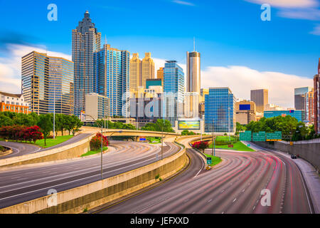 Atlanta, Georgia, USA sur le centre-ville et l'autoroute. Banque D'Images