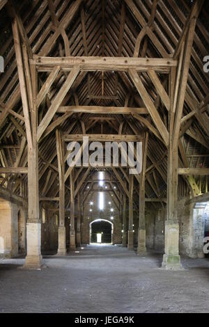 Grande grange médiévale, Coxwell, Oxfordshire, l'intérieur de l'Amérique Banque D'Images