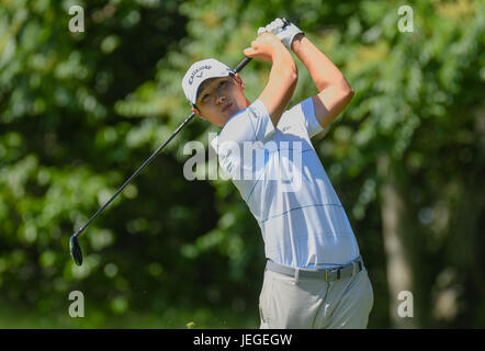 Cromwell CT, USA. 24 Juin, 2017. Danny Lee tees off au 12ème trou lors du troisième tour des voyageurs Golf Championship à PTC River Highlands à Cromwell, Connecticut. Credit : Cal Sport Media/Alamy Live News Banque D'Images