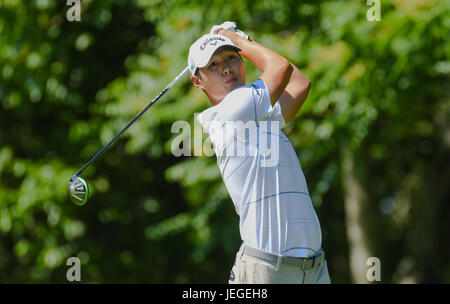 Cromwell CT, USA. 24 Juin, 2017. Danny Lee regarde son coup de départ au 11e trou lors du troisième tour des voyageurs Golf Championship à PTC River Highlands à Cromwell, Connecticut. Credit : Cal Sport Media/Alamy Live News Banque D'Images