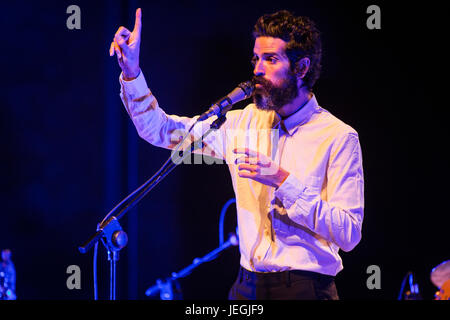 Milan, Italie. 24 Juin, 2017. L'auteur-compositrice-Devendra Banhart il se produit sur scène à Auditoriun Fondazione Cariplo pour présenter son dernier album 'Ape en marbre rose' Credit : Rodolfo Sassano/Alamy Live News Banque D'Images