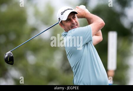 Moosinning, Allemagne. 25 Juin, 2017. Golfeur professionnel anglais Richard Bland en action à la 4e édition du Tournoi International de l'événement Tour de l'Europe ouvertes à Moosinning, Allemagne, 25 juin 2017. Photo : Sven Hoppe/dpa/Alamy Live News Banque D'Images