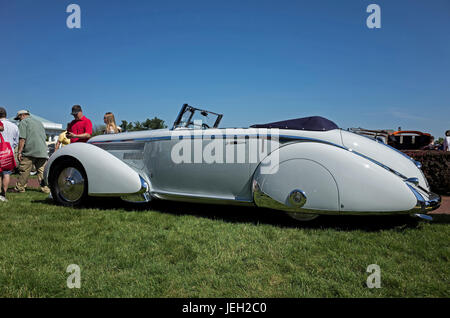 HERSHEY, PA, USA-Juin 11, 2017 : 1936 Lancia Astura Cabriolet Pinin Farina, se dresse sur l'affichage à l'élégance à Hershey. Banque D'Images