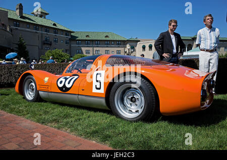 HERSHEY, PA, USA-Juin 11, 2017 : 1966 Porsche 906 Carrera 6 Racing Prototype sur l'affichage à l'élégance à Hershey. Banque D'Images