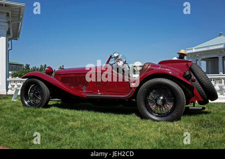 Hershey, PA, USA-Juin 11, 2017 : 1932 Alfa Romeo 8C 2300 Spider Touring, sur l'affichage à l'élégance à Hershey. Banque D'Images