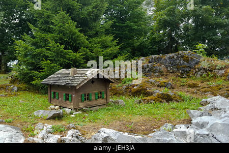 Chalet isolé dans les bois Banque D'Images